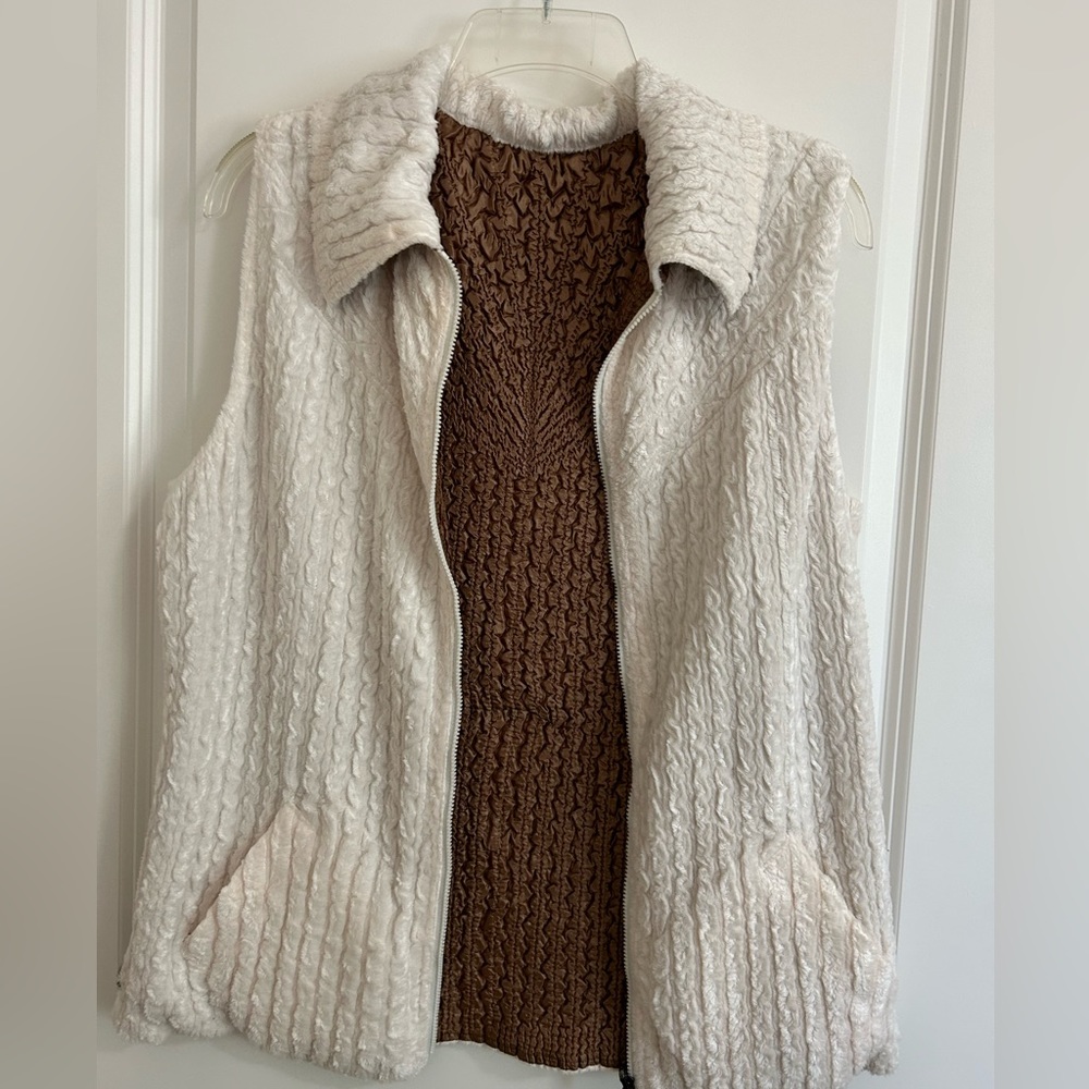Reversible Vest • Size Medium